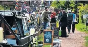  ?? ?? The floating market along the Shropshire Union Canal at Market Drayton.