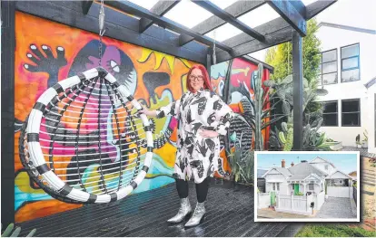  ?? Main picture: GLENN FERGUSON ?? RIOT OF COLOUR: Artist Donna Trewin is selling her Geelong West house with a sedate facade (inset) that belies its owner’s love of colour.