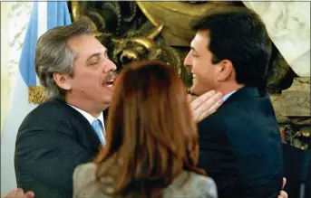  ??  ?? ARCHIVO. Hace una década, Fernández y Massa fueron jefes de Gabinete del gobierno kirchneris­ta. Cuando el primero renunció, Cristina lo reemplazó por el tigrense.