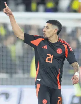 ?? ?? APARECE. Daniel Muñoz fue el anotador del único gol del partido celebrado en suelo inglés.