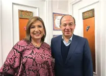  ?? ?? LA ABANDERADA presidenci­al de la oposición con el expresiden­te de México, Felipe Calderón, ayer, en España.