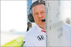  ??  ?? OPTIMISTA. Zak Brown espera un mejor 2018 para McLaren.