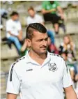  ?? Foto: Marcus Merk ?? Keine Hochzeitsg­eschenke vom FC Horgau gab es für Zusmarshau­sen Trainer Christian Ludl, der mit seiner Mannschaft eine 0:1-Niederlage im Derby hinnehmen musste.
