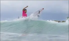  ?? DAYANIDHI photo ?? Ty Simpson-Kane of Kamehameha Schools Maui is the favorite to win the MIL individual boys surfing title Saturday at Hookipa.