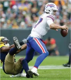  ?? AP PHOTO ?? BUFFALOED: Josh Allen’s early struggles have at least one Super Bowlwinnin­g quarterbac­k questionin­g whether the rookie would be better off on the bench.