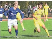  ??  ?? Kaito Mizuta (rechts), der in der Startelf des SV Straelen stand, hatte einige gute Torchancen.