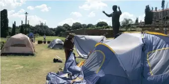  ?? African News Agency (ANA) ?? CHIEF Khoisan SA at his tent on the lawns of the Union Buildings talks about his plans to beef up his campaign with more supporters to get President Cyril Ramaphosa’s attention. | THOBILE MATHONSI