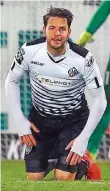  ?? FOTO: IMAGO ?? Fußball-Drittligis­t VfR Aalen, hier Sascha Traut, droht finanziell in die Knie zu gehen.