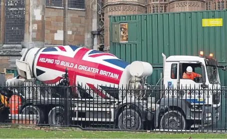  ?? Picture: PA. ?? This concrete mixer truck emblazoned with a union flag decal was pictured in London.