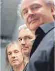  ?? FOTO: ANDREW ZBIK ?? Das Trio Hasard (von links): Ekke- hard Rössle, Hans Fickelsche­r und Peter Fulda.