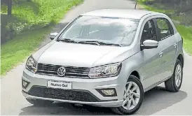  ??  ?? VW Gol. Desde 2019 lleva una caja Tiptronic de buen funcionami­ento.