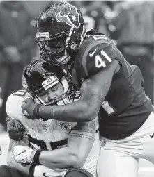  ?? Brett Coomer / Staff photograph­er ?? Texans inside linebacker Zach Cunningham (41) had 107 tackles last season despite missing two games with a sprained knee.