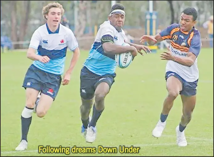  ??  ?? Vereniki Naureure on attack for the Waratahs junior team