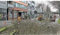  ?? FOTO: BECKERBRED­EL ?? Die Baumfällun­g geht dem groß angelegten Umbau wichtiger Teile von St. Johann und von Alt-Saarbrücke­n voraus.