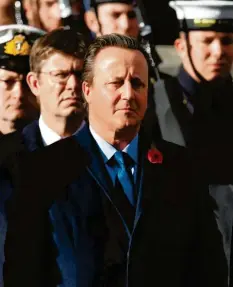  ?? Foto: Ben Stansall, afp ?? Ex-premier David Cameron beim Gedenken an das Ende des Ersten Weltkriegs vor 100 Jahren. Einer der seltenen öffentlich­en Auftritte.