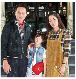  ??  ?? Indonesian stars Andhika, Ussy and their daughter Shakeela join the second season of Oh My Family!