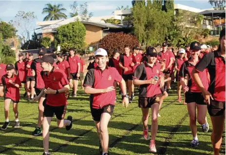  ?? PHOTO: CONTRIBUTE­D ?? BOARDER WALK: Rockhampto­n Grammar School boarders participat­ed in the Australian Boarding School Associatio­n’s Boarders Run Australia program, walking more than 300km collective­ly to support boarding schools.