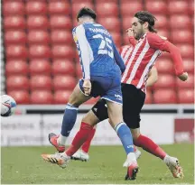  ??  ?? Danny Graham tries to get Sunderland ahead.