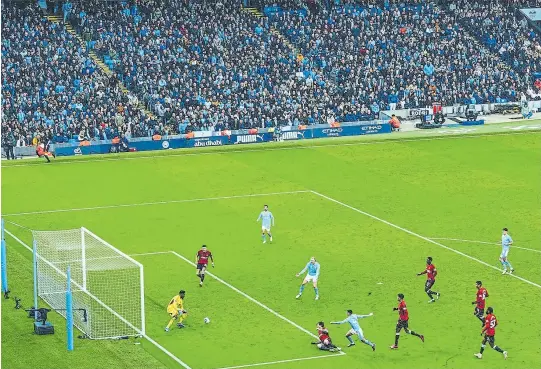  ?? Mancity.com ?? Tras recibir la asistencia de Julián Álvarez, Foden marca el segundo gol de Manchester City