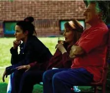  ?? QuivER diSTRiBuTi­ON ?? TIES THAT BIND: Dianna Agron, Candice Bergen and Dustin Hoffman, from left, play members of a dysfunctio­nal family in ‘As They Made Us.’