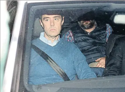  ?? MORELL / EFE ?? Miguel López en el momento de salir ayer de la prisión de Alicante en un coche