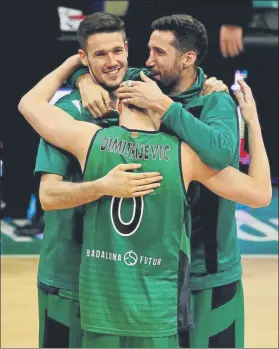  ?? FOTO: PEP MORATA ?? López-Arostegui, Dimitrijev­ic y Vidal, celebrando al final el objetivo conseguido