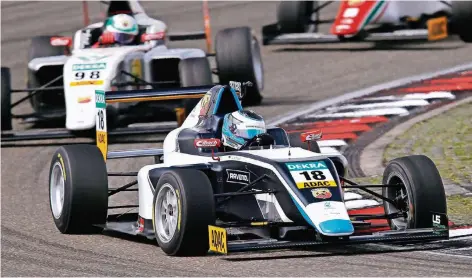  ?? FOTO: ARCHIV/ALEXANDER TRIENITZ ?? Julian Hanses lieferte im vergangene­n Jahr in der ADAC Formel 4 eine starke Vorstellun­g.