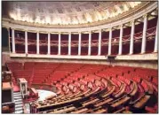  ?? (Photo AFP) ?? Pour avoir une majorité à l’Assemblée, Emmanuel Macron compose avec la droite, la gauche et le centre.