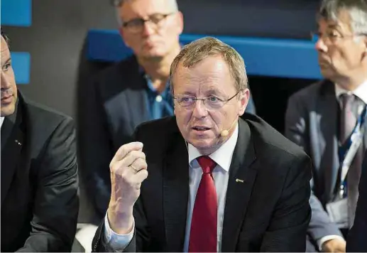  ?? Foto: ESA ?? ESA-CHEF Jan Wörner ist überzeugt vom hohen gesellscha­ftlichen Nutzen der Raumfahrt – auch in der aktuellen Krise.