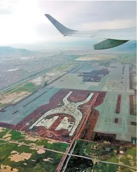  ??  ?? Obras del nuevo aeropuerto en el Estado de México.