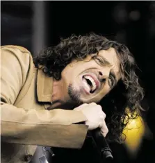  ?? BILD: SN/EPA ?? Chris Cornell, Gründer und Sänger von Soundgarde­n, starb im Alter von 52 Jahren.