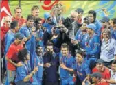  ?? GETTY IMAGES ?? The victorious MS Dhoni-led World Cup team. Qatar organisers have also invited the Indian football team.