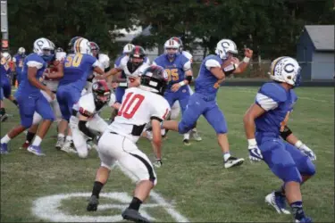  ?? NICHOLAS PFEIFER — THE MORNING JOURNAL ?? Clearview’s Drew Engle strolls into the end zone for a Clippers touchdown against Brookside on Sept. 22.