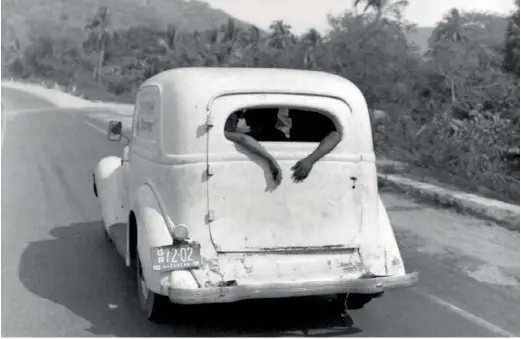  ??  ?? « Sur la route d’Acapulco », Mexique, 1965.