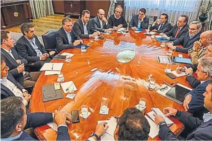  ?? (MINISTERIO DE FINANZAS) ?? Rojo fiscal. Dujovne reunió a los ministros y les pidió compromiso para reducir el déficit fiscal.