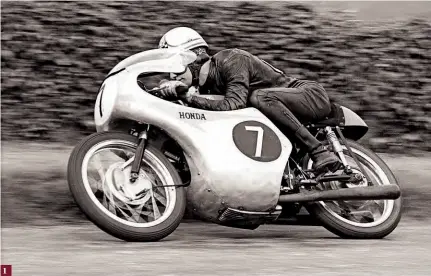  ??  ?? 1: The 125cc Honda Hailwood rode was actually Taveri’s practice bike and needed some TLC by the Ecurie Sportive team.