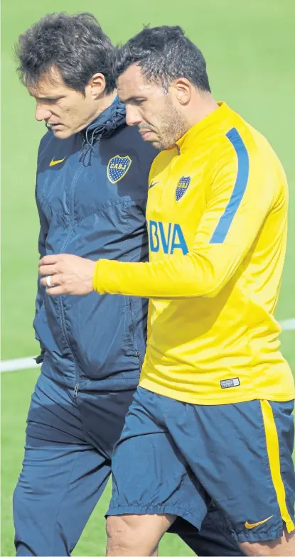  ?? Fotobaires ?? Guillermo Barros Schelotto y Tevez quedaron en el centro de los cuestionam­ientos en Boca