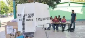  ?? FOTO: EL DEBATE ?? > Mecanismo de votación convencion­al en elecciones.