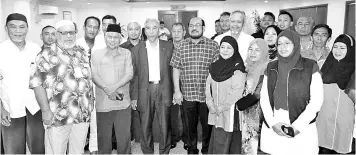  ??  ?? Founding members of Parti Amanah Negara Labuan with chairman of Amanah Federal Territory, Dr Mohd Hatta Md Ramli (third left, front row).