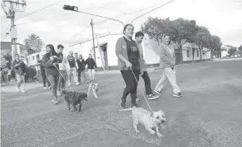  ?? FOTOS: JORGE SÁNCHEZ ?? Todos pasearon con sus mascotas y algunos por activación física.