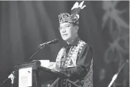  ?? — Gambar Penerangan ?? AMANAT: Gerawat ketika menyampaik­an ucapan pada Majlis Makan Malam Gawai Dayak Peringkat Negeri Sarawak 2022.