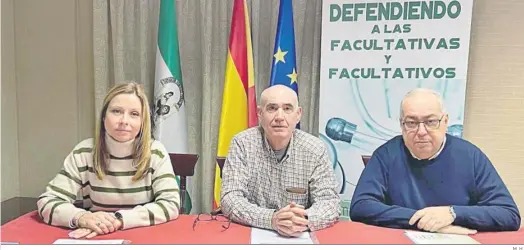  ?? M. H. ?? Los representa­ntes del Sindicato Médico de Málaga, ayer, en Antequera.