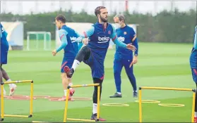  ?? FOTO: FCB ?? Miralem Pjanic (32), durante un entrenamie­nto con el Barça esta temporada