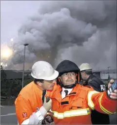  ??  ?? 12 virksomhed­er og 75 villaer blev raseret, da en fyrværkeri­fabrik i november 2004 eksplodere­de i Seest.