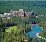  ?? FOTO: FAIRMONT HOTELS & RESORTS ?? Berühmtest­es Eisenbahnh­otel Kanadas: Das Banff Springs Hotel hat 764 Zimmer und elf Restaurant­s.