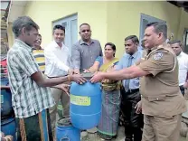  ?? ?? Garbage bins being distribute­d to the community for segregatio­n of biodegrada­ble and non-biodegrada­ble waste