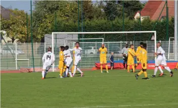  ??  ?? Les Moisséens sont tombés de haut à Ozoir…