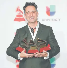  ??  ?? Jorge Drexler se llevó tres importante­s premios en la última edición de los Grammy Latinos, cosechando así más reconocimi­entos para su música.