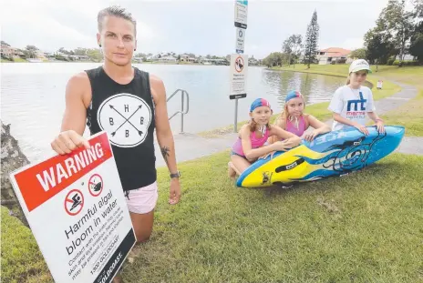  ?? Picture: MIKE BATTERHAM ?? Hayley Bateup with Mermaid Beach SLSC Nippers (from left) Erika Waite 9, Talia Peters, 10, and Milla Hinton, 11.