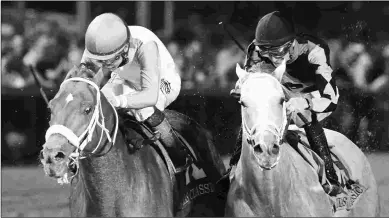  ?? COADY PHOTOGRAPH­Y ?? Mocito Rojo (left) is eyeing a return trip to Churchill Downs where he won the Lukas Classic.